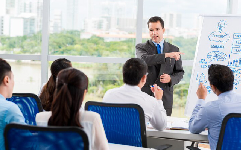 leadership management course